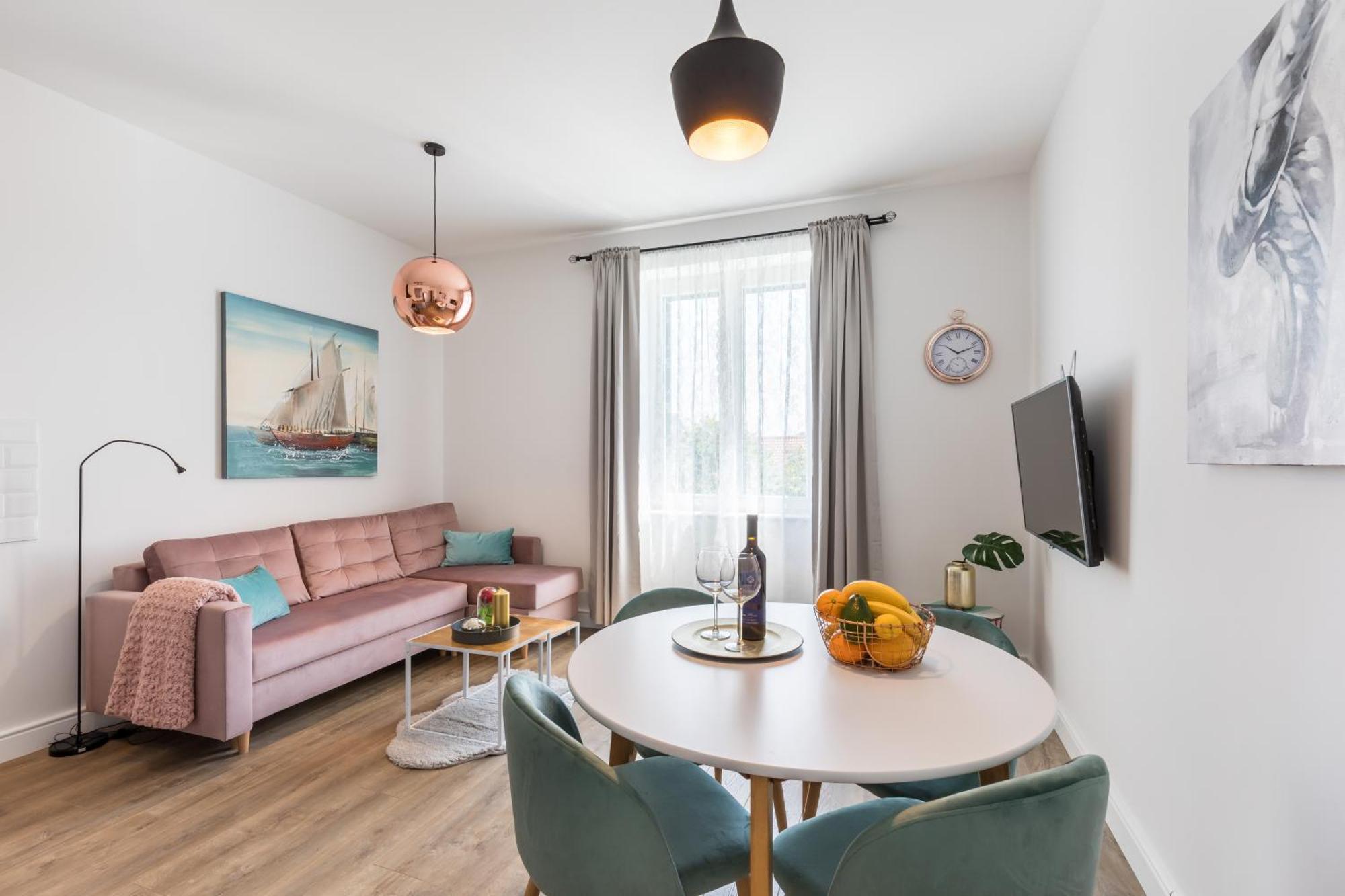Romantic Apartment With Balcony สปลิท ภายนอก รูปภาพ